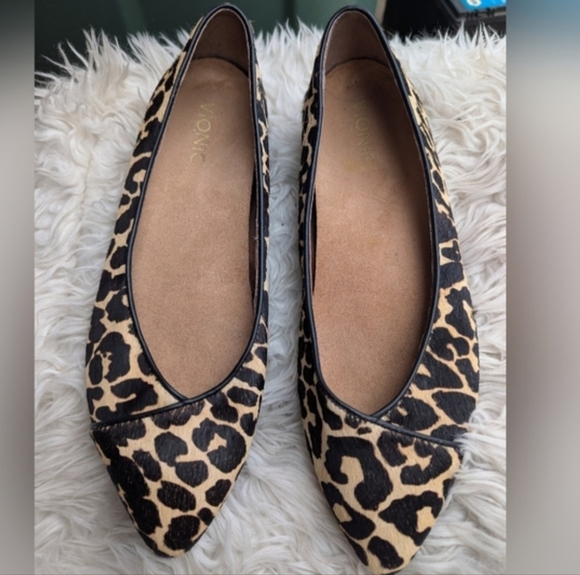 Vionic Leopard Print Flats Sz 8 Excellent Condition - Picture 2 of 4